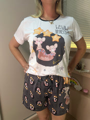 Pijama Curto Feminino Camiseta Manga Curta e Shorts Estampa Personalizada Luna & Mimi Ratinhas Mágicas