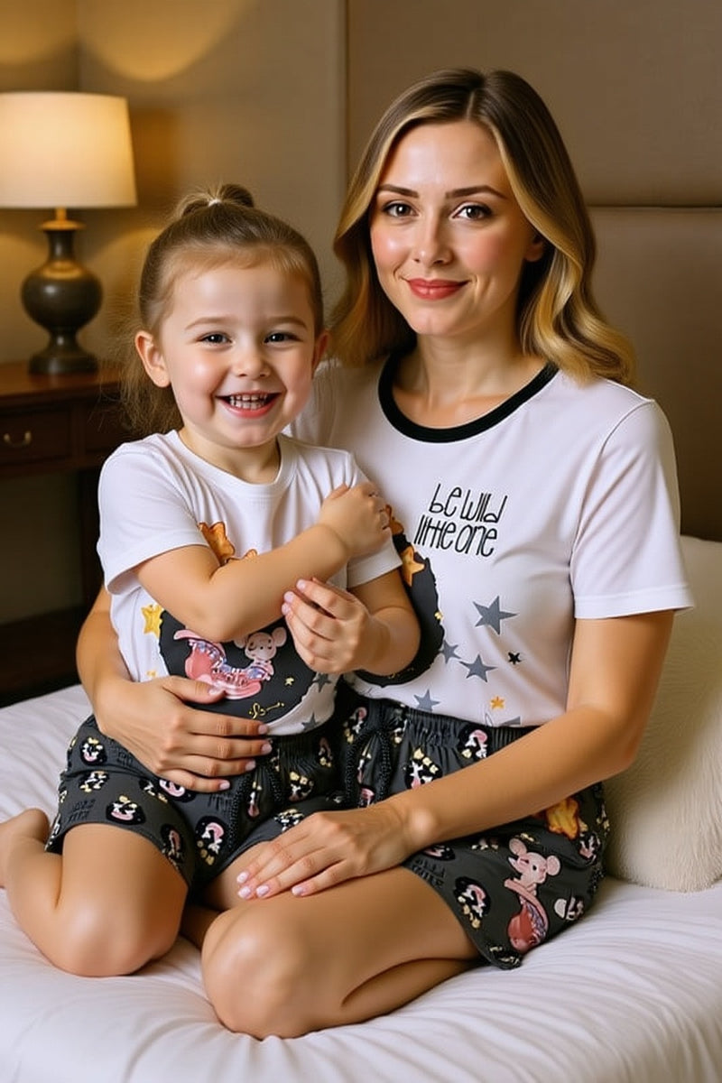 Pijama Tal Mãe Tal Filha Camiseta Personalizada Luna & Mimi com Shorts Ratinhas Mágicas
