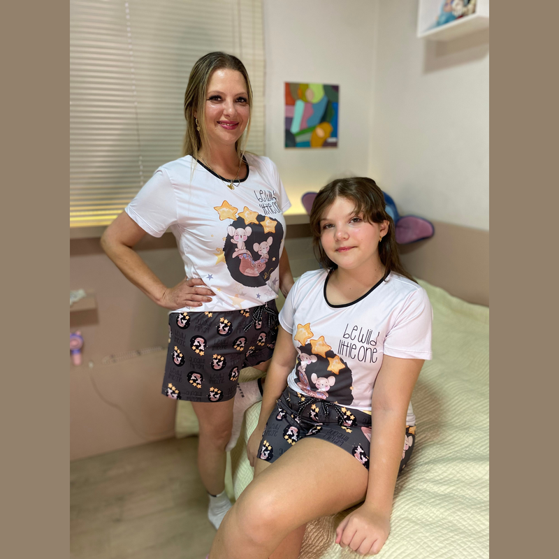 Pijama Tal Mãe Tal Filha Camiseta Personalizada Luna & Mimi com Shorts Ratinhas Mágicas